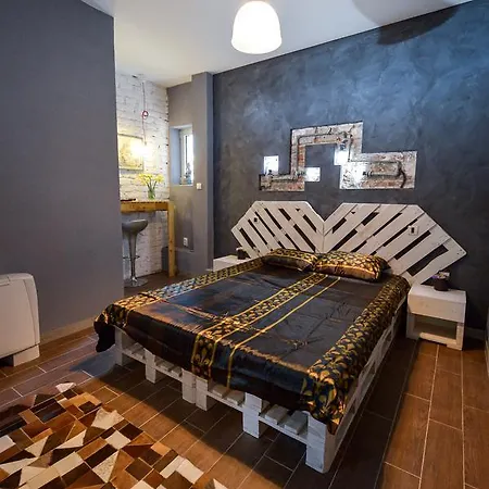 Dream Hostel *