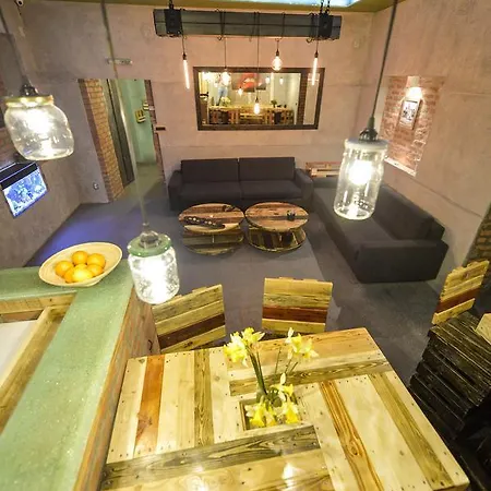 Dream Hostel *